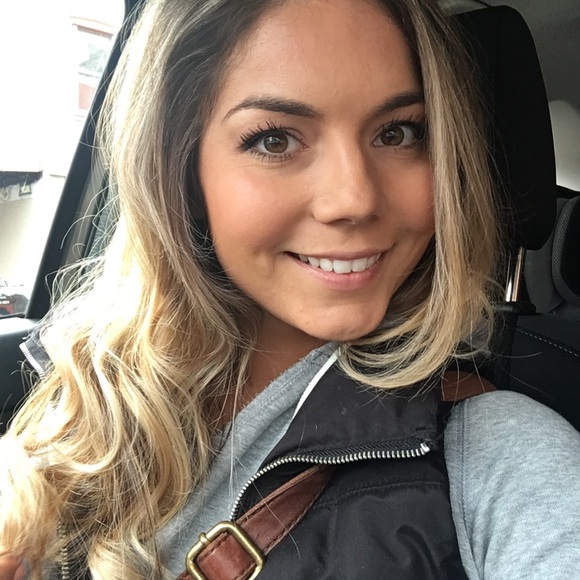 Meet your Posher, Amy - Picture 3 of 3